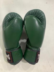 Nuevos Guantes de Boxeo Twins Verdes para Muay Thai con Cierre de Velcro, 100% Cuero Vacuno - Product Image 4