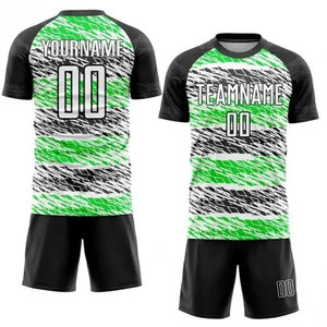 Tenues de football personnalisées sublimées en gros pour hommes et femmes – Ensembles maillot et short de football vierges - Product Image 5
