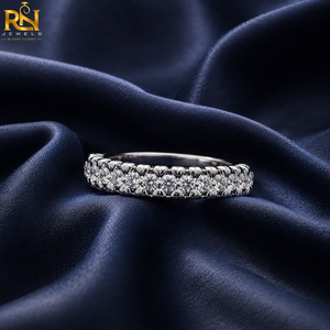 Anillo de Eternidad con Diamantes Cultivados en Laboratorio de 2.5mm, Color DEF, Corte Brillante, con Garras Compartidas, Sólido |   Joyería Fina de Lujo en Oro de 9K, 14K y 18K - Product Image 3