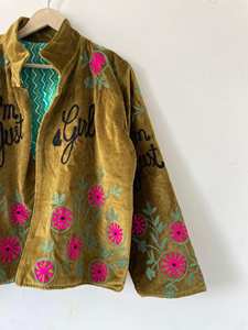 Veste en velours de luxe pour femmes, brodée Suzani, motif floral bohème, style ethnique vintage, coupe ample, vêtement décontracté - Product Image 3