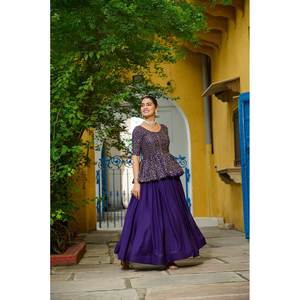 Ensemble Lehenga Choli prêt-à-porter pour femmes, de la marque Livewear, couleur violet, avec broderie de paillettes, taille M, 700g - Product Image 6