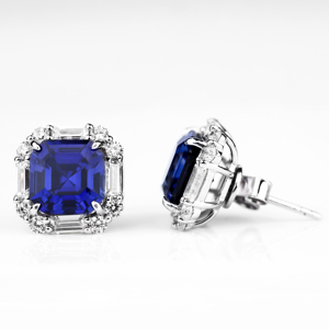 Boucles d'oreilles clous en pierre précieuse bleu royal taille émeraude avec halo de cristaux, plaqué argent, élégantes pour mariage et soirée, coffret cadeau de bijoux - Product Image 4