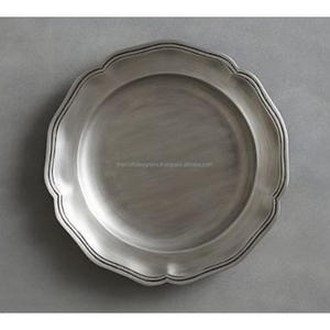 Assiette de présentation en laiton style floral 13 pouces, taille personnalisée, assiettes de luxe pour dîner, plat décoratif en métal, assiette de service alimentaire, décoration de mariage - Product Image 3