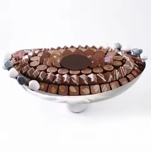 Bol à chocolat pour le Ramadan, en argent, à bord festonné, sur piétement métallique, pour la présentation de bonbons arabes - Product Image 6