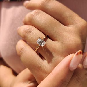 Anillo de Diamantes de Plata 925 de Alta Joyería, Corte Esmeralda de 1.00 a 2.00 CT, Color E, Claridad VS, Estilo Solitario para Mujer, Regalo de Compromiso Nupcial - Product Image 2