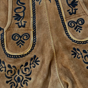 Pantalones Cortos Bávaros Alemanes de Cuero de Gamuza Genuino a Precio Razonable, Nuevo Estilo, Pantalones Cortos Bávaros Tradicionales Alemanes - Product Image 4