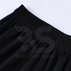 Ensemble de maillot et short de football pour homme à séchage rapide, léger, parfait pour les entraînements intenses et les matchs en plein air - Product Image 2