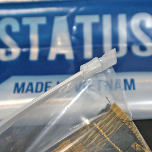 Sacs à glissière de haute qualité pour vêtements Solutions d'emballage durables en gros pour les exportateurs de vêtements - Product Image 6