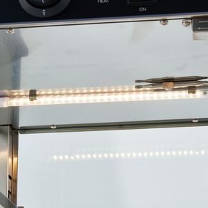 Scaldavivande Commerciale a 3 Livelli con Struttura in Acciaio Inossidabile, Luce LED da 800W, Ripiani Regolabili, Attrezzatura per Mantenere il Calore e la Presentazione degli Alimenti - Product Image 2