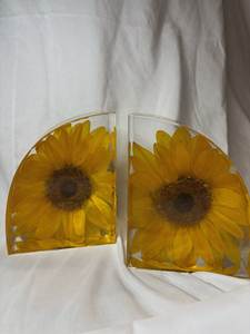 Contemporary Resin <b>Bookends</b> For Premium Interior Decoration Office Library And Modern Living Rooms - Product Image 1