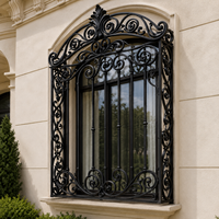 Grille de sécurité horizontale en fer forgé noir de luxe, à motif festonné et arqué, durable, écologique, thermolaquée, pour villa moderne