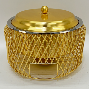 Plat à gratin moderne de luxe en métal doré avec couvercle, chauffe-plat rond isolé, plat de service pour buffet, extérieur poli avec bougie chauffe-plat - Product Image 1