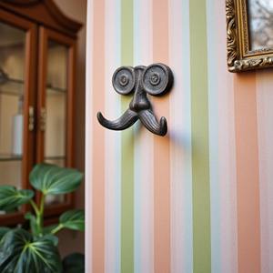 Gancho de pared con forma de bigote, gancho decorativo de metal, perfecto para colgar llaves, bolsos, toallas y como elegante decoración de pared para el hogar, procedente de la India. - Product Image 6