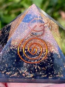 Pirámides de orgonita labradorita de gran calidad, Pirámides de orgonita energética, venta al por mayor, pirámide de orgonita de resina de cristal - Product Image 4