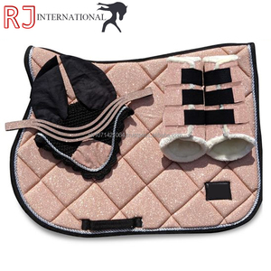 Ensemble de tapis de selle matelassé rose pour chevaux, tapis de selle de dressage avec protège-oreilles et bandages pour les jambes, fournitures équestres personnalisées - Product Image 5