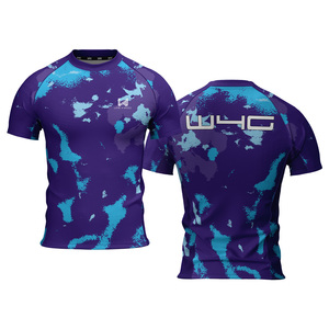 T-shirt personnalisé pour homme, jaune, imprimé géométrique, séchage rapide, manches courtes, col rond, avec surpiqûres contrastées et logo sur le devant et le dos - Product Image 4