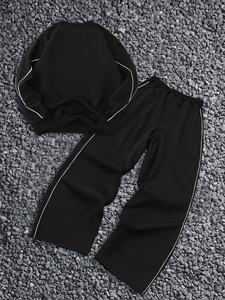 Ensemble deux pièces décontracté streetwear pour homme : sweat-shirt col rond noir jais avec passepoil contrastant et pantalon de survêtement large à cordon de serrage - Product Image 2