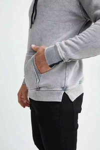 Sudadera con Capucha Gris para Hombre de Alta Calidad, Corte Regular, Algodón French Terry, Informal, con Bolsillo Delantero, Estilo Urbano - Product Image 4
