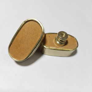 Tiradores de cajón ovalados amarillo ámbar con borde de latón Tiradores de gabinete minimalistas para muebles modernos, bohemios o contemporáneos de mediados de siglo - Product Image 1