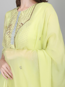 Ensemble de robe Anarkali 3 pièces pour femme, style décontracté, avec broderie Dana, collection ethnique Western Wear, choix intelligent. - Product Image 5