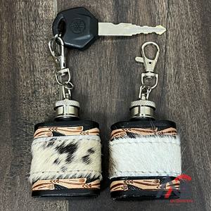 Mini flacon à liqueur artisanal en cuir repoussé avec poils, nouveau porte-clés en acier inoxydable, bouteille de poche pour cadeaux promotionnels d'entreprise - Product Image 1