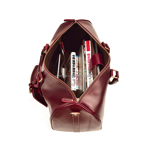 Bolsa de Viaje de Cuero Genuino para Hombre, Forma Ovalada, Asa Superior, Cierre de Hebilla, Capacidad de 20-36L, Diseño Duradero - Product Image 6