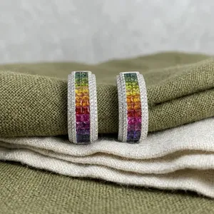 Pendientes de Aro Minimalistas de Arcoíris para Mujer, Aretes Coloridos para Uso Diario, Joyería de Ramdut Impex - Product Image 4