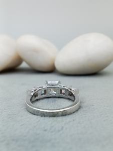 แหวนเพชรทรงปรินเซสคัท 2 กะรัต ทองคำแท้ 14K สำหรับผู้หญิง ยี่ห้อ D'VINS JEWELS เหมาะสำหรับงานหมั้น งานแต่งงาน และวันครบรอบ ได้รับการรับรองจาก IGI - Product Image 6