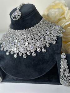 Parure de bijoux de luxe américaine en laiton plaqué or, collier ras-du-cou, boucles d'oreilles chaîne à maillons, Tikka, bijoux de mariage indiens faits à la main - Product Image 3