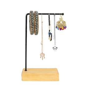 แท่นวางเครื่องประดับแบบแท่งเดี่ยว ดีไซน์หรูหรา พร้อมที่วางกำไลแบบวงกลม ที่จัดระเบียบสร้อยคอ ประหยัดพื้นที่ ใช้สำหรับจัดเก็บเครื่องประดับบนโต๊ะเครื่องแป้ง - Product Image 4