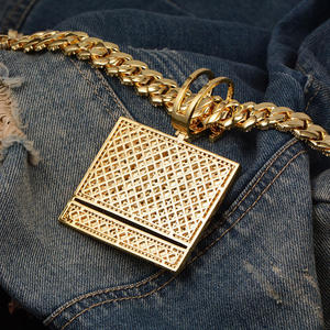 จี้ห้อยคอแบบสั่งทำสไตล์ CONCEPTION สำหรับงานปาร์ตี้ฮิปฮอป  ทำจากเงินแท้ 925 ชุบทอง 10K ประดับเพชรโมอิสซาไนต์ รูปตัวอักษร - Product Image 2