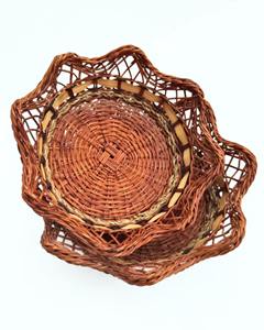 Panier vintage en osier et rotin, idéal pour le rangement des fruits et légumes et le service des chapatis lors des repas en famille, provenant d'Inde. - Product Image 5