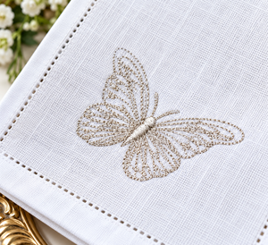 Sobreposadera de Algodón con Bordado Sutil de Mariposas, con Dobladillo Fino, para Mesas Elegantes y como Regalo de Inauguración de Casa - Product Image 3
