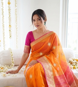 Sari en soie orange AARA Fashion avec bordure rose et travail Zari doré, protection solaire, tenue de mariage, sari indien traditionnel pour femme, longueur au sol - Product Image 2