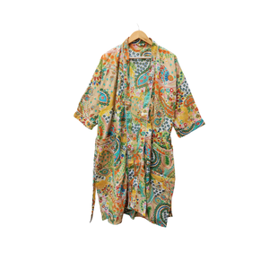 Kimono Premium de Algodón Beige con Estampado Paisley |   Bata de dormir de manga larga con cuello en V para mujer |   Ropa de estar por casa de alta calidad, sostenible y de diseño excepcional - Product Image 1