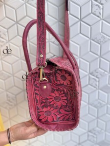 Nouveau Sac à Main Tendance en Cuir Sculpté à la Main, Style Bohème Gypsy, Sac à Bandoulière Fait Main Western Rose, Sac Polyvalent Élégant - Product Image 2