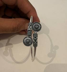 925 <b>Sterling</b> <b>Silver</b> Trendy Flexible <b>Bangle</b> <b>Bracelet</b> for Women and Girls 17gm 92.5% <b>Silver</b> Oxidised <b>Silver</b> Tone - Product Image 6
