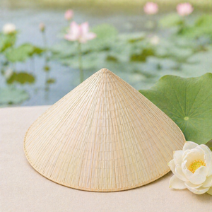 หมวกใบไผ่เวียดนามขายส่ง หมวกทรงกรวยแบบดั้งเดิม หมวกฟางสานมือ น้ำหนักเบา สำหรับชายหาดและกิจกรรมกลางแจ้ง - Product Image 6