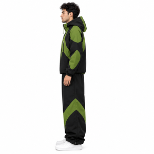Conjunto Deportivo Moderno para Hombre en Negro y Verde Oliva con Chaqueta Cortavientos con Capucha y Cierre Completo y Pantalones de Corte Holgado - Product Image 2