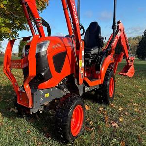 Tracteur compact Kubota BX25 4WD polyvalent et conçu pour les tâches difficiles avec composants de moteur et de pompe essentiels - Product Image 3