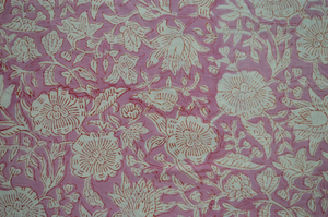 Tissu en coton imprimé à la main indien, motif floral rose – Fabricant de tissus pour vêtements Jaipur - Product Image 2