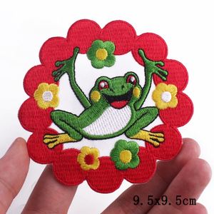 Patch brodé thermocollant avec logo ailes rouge et noir pour vêtements, vestes, chemises en jean, autocollants en tissu - Product Image 4