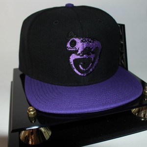 หมวกแก๊ป Snapback หลายสีให้เลือก 6 แผง ปักโลโก้ตัวอักษร สไตล์สตรีท ยูนิเซ็กส์ สีแดง เขียว ดำ เทา ขาว - Product Image 6