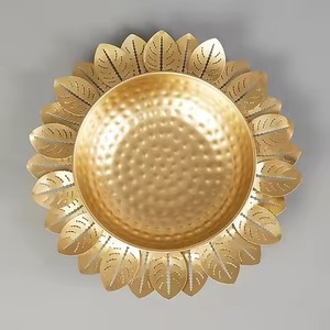 Cuenco Urli de Metal de Lujo, Cuenco de Agua Flotante para Diya, Urli de Latón para Decoración de Centro de Mesa de Boda - Product Image 5