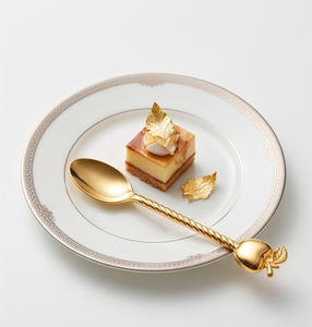 Cuillère à thé avec manche décoré de fruits dorés, élégante et stylée, ustensile parfait pour le thé, le café, la salle à manger et la cuisine. - Product Image 3