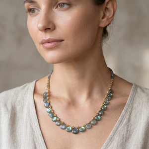 Collier en pierres précieuses de labradorite facettée en argent sterling 925 plaqué or avec chaîne réglable pour les fêtes, les mariages, les cadeaux - Product Image 1