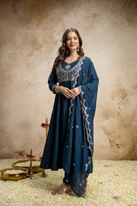 Conjunto de Pantalón y Kurta Anarkali Bordado de Lujo para Mujer, Traje Étnico de Diseñador para Fiestas, con Dupatta - Product Image 3