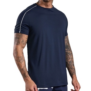 Vente en gros : T-shirt d'été à manches courtes, coupe classique, 100% Coton, 180 grammes, léger, uni, écologique et respirant - Product Image 3