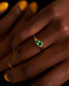 Bague en émeraude taille poire pour femme, or 14 carats, style classique, à porter au quotidien - Product Image 5