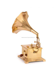 Gramophone en laiton de style vintage, objet décoratif, décoration musicale pour la maison, statue pour la décoration de bureau ou de table - Product Image 4